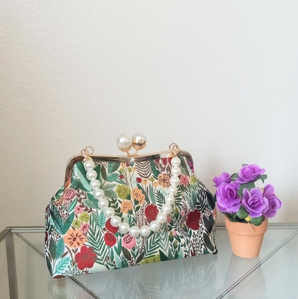 Handbags - Floral Embroidered Kisslock Pearl Clutch Handbag Vintage Style Women's Purse
